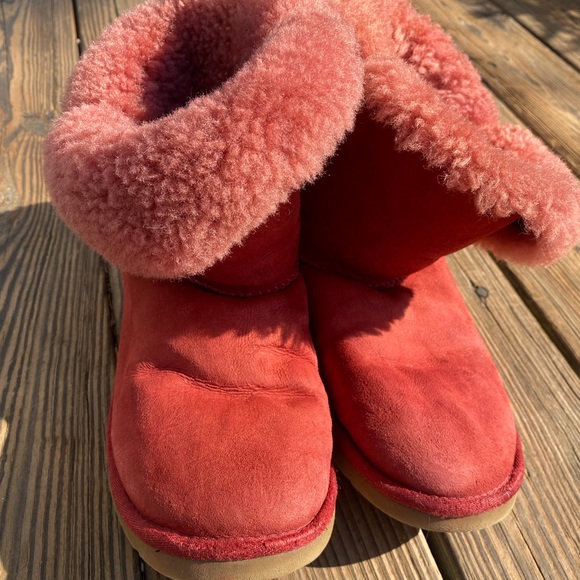 Ugg Bailey Buttoned Boots in Wine Red Color Size 6 - Picture 8 of 16